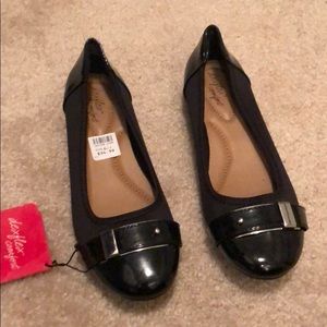 Size 6.5 round toe black flats - Dexflex comfort